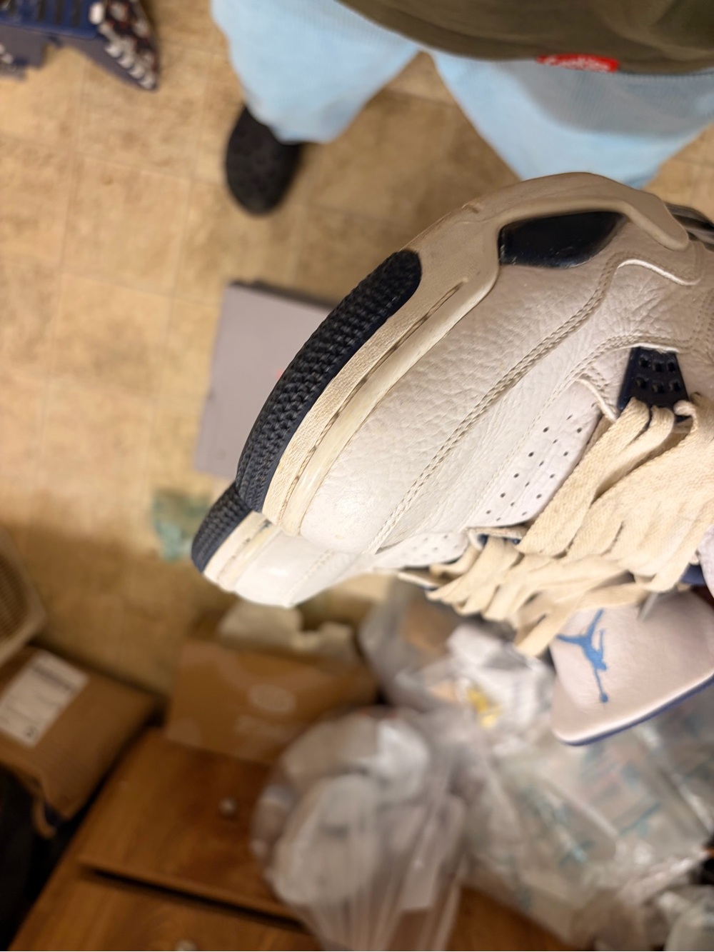 Jordan 4 - Picture 6 of 8